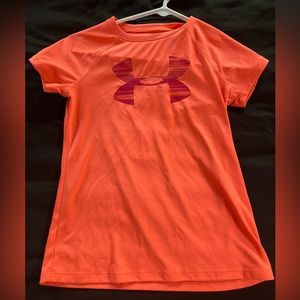 Kids unisex underarmour orange athletic shirt sleeve tee shirt.